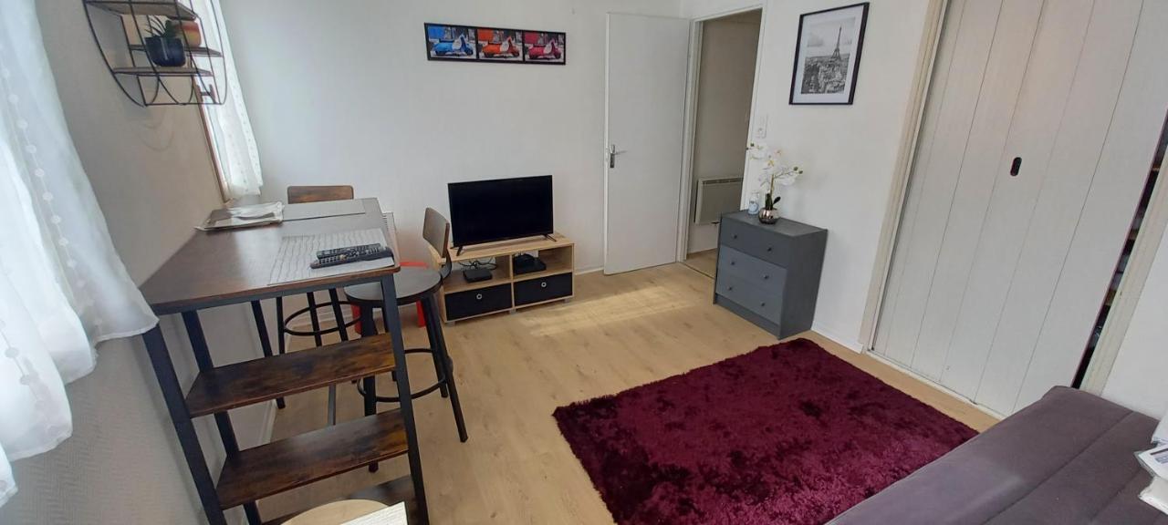 Le Zen -Studio Tout Equipe- Wifi Fibre- Centre Ville Avec Parking Tarbes Exterior photo