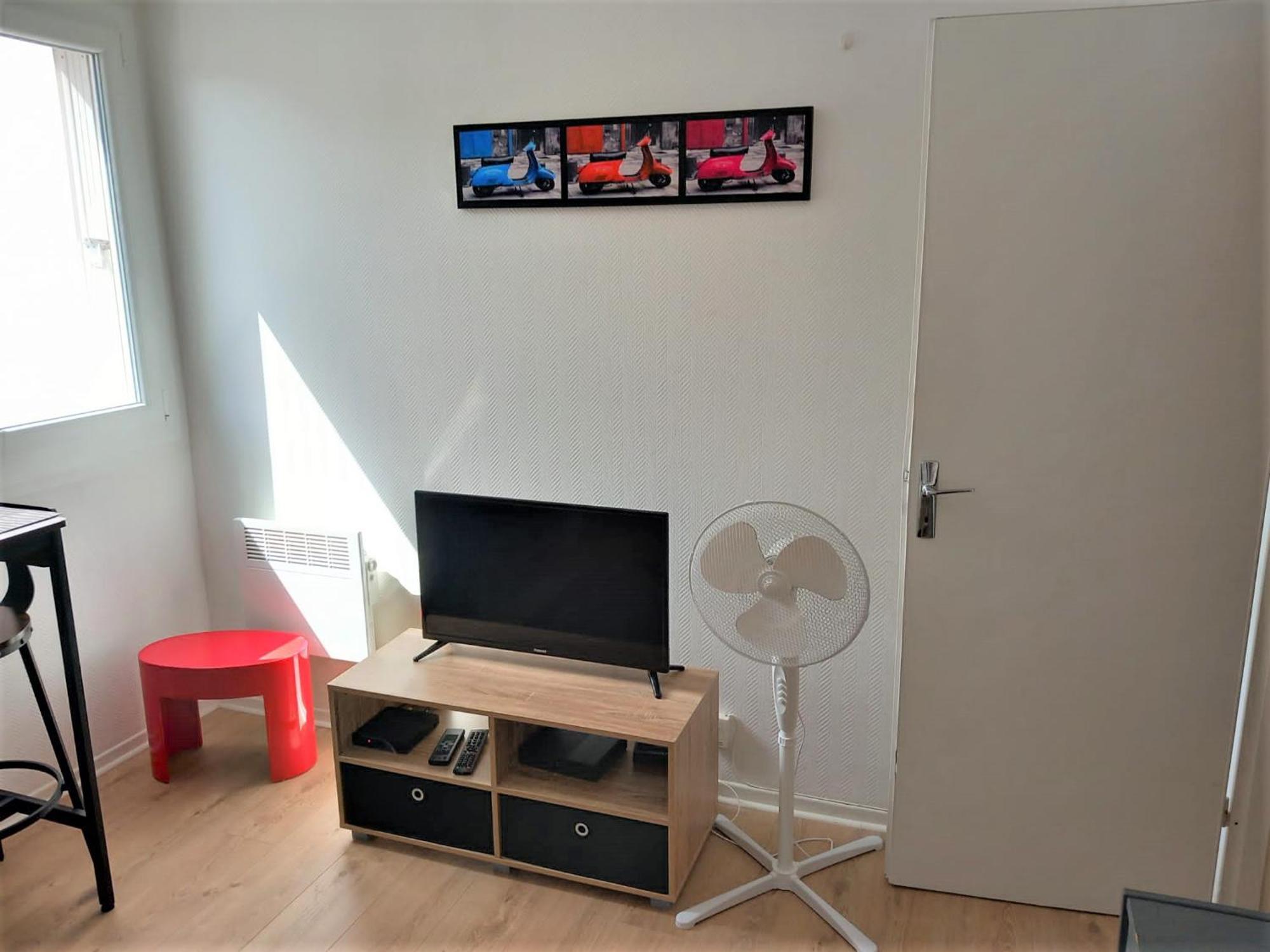 Le Zen -Studio Tout Equipe- Wifi Fibre- Centre Ville Avec Parking Tarbes Exterior photo