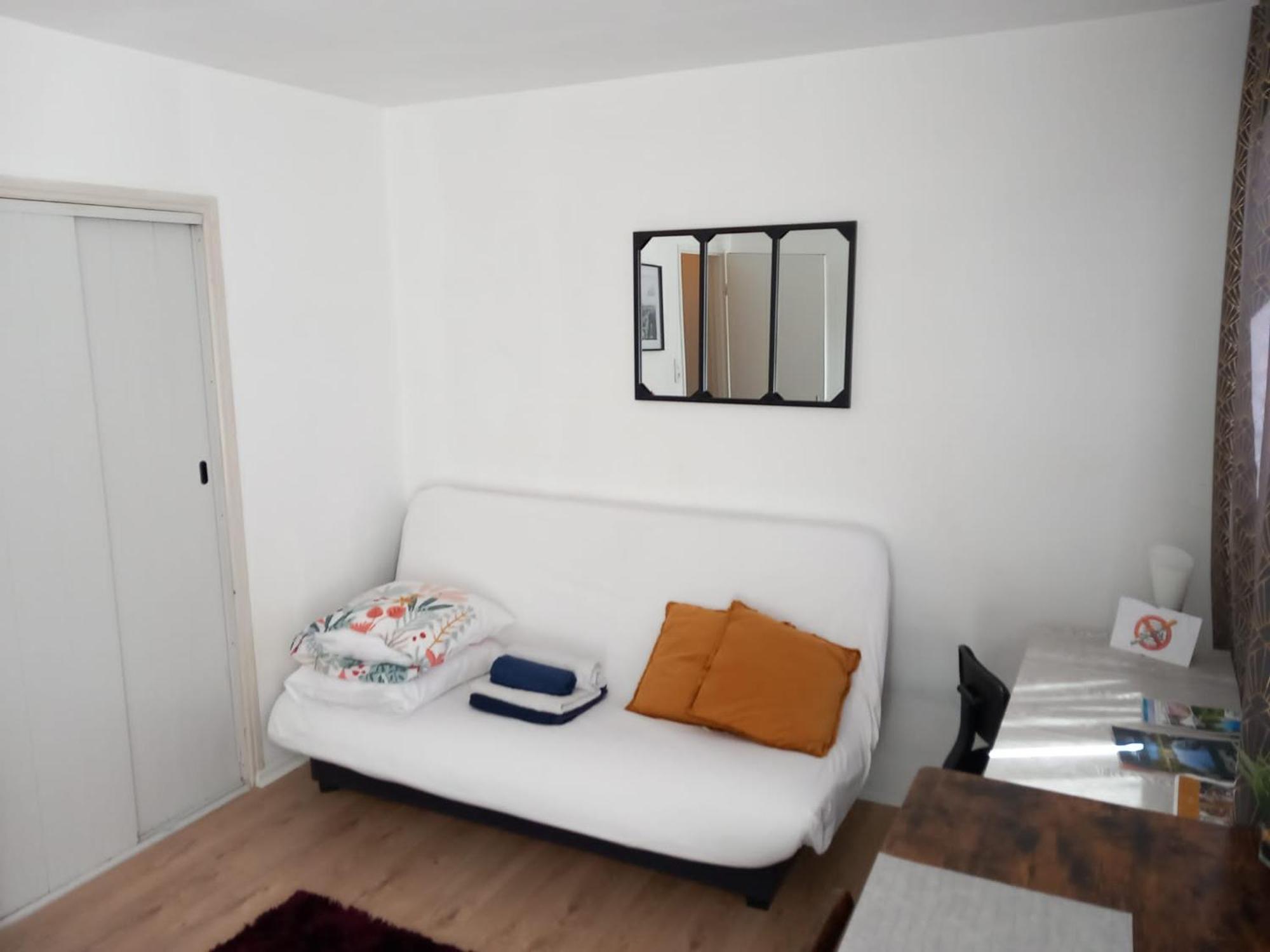 Le Zen -Studio Tout Equipe- Wifi Fibre- Centre Ville Avec Parking Tarbes Exterior photo